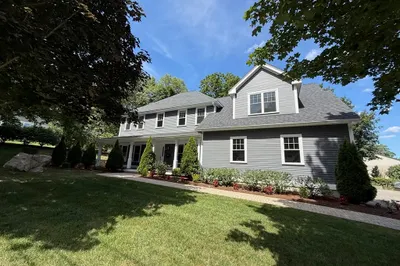 11 Pleasant St 1