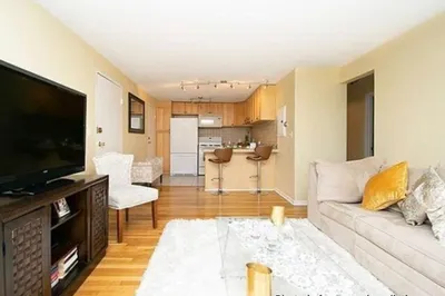 211 Baker St #32
