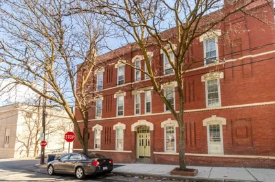 35 Chestnut St #2 1