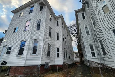 69 Hollis St 1