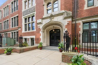 76 Elm St #313 1