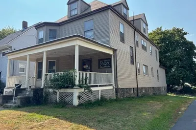 28 Thornton Park