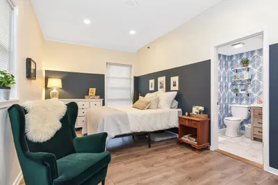 227 W Elm St #5 1