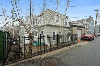 2 Ellery St