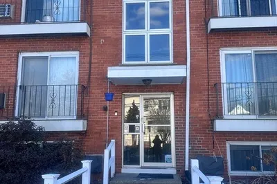 7 Endicott St #2 1