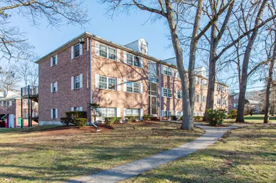 39 Farrwood Ave #3
