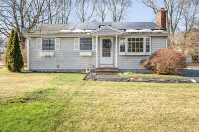 14 Burnham Rd