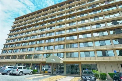 70 Southbridge St #511 1