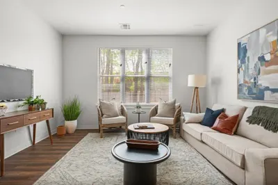 29 Wall St #206