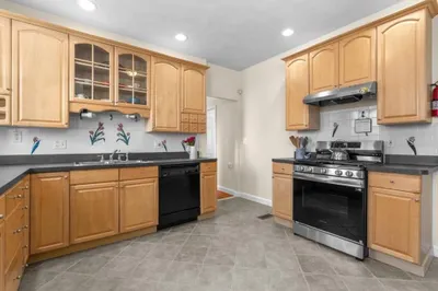 11 Doris St #1