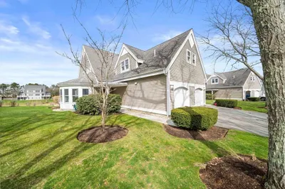 13 Bay Pointe Dr Ext #13 1