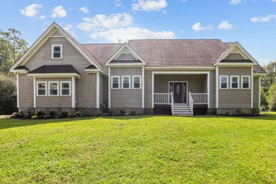 32 Mackady Ct 1