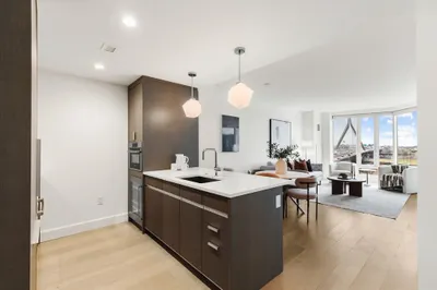 100 Lovejoy Wharf #8H 1
