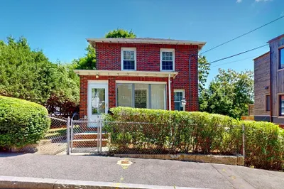 74 Cottage St 1