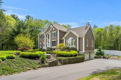 6 Bishop Ln 1