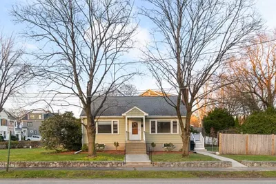 149 Horn Pond Brook Rd