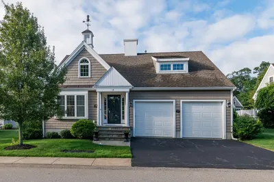 19 Clubhouse Dr #19 1
