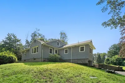 15 Curve St 1