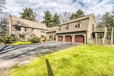 9 Stratton Drive 1