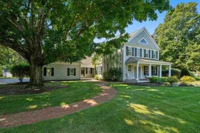 36 Maryknoll Dr 1
