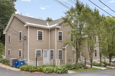 824 Main St #3 1