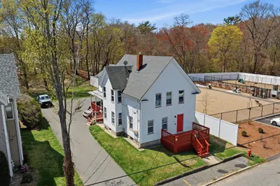 10 Oak Avenue 1