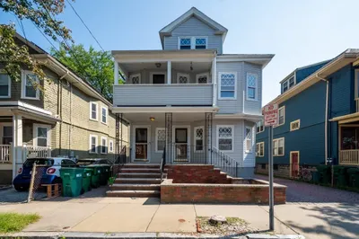 64 Bristol Rd