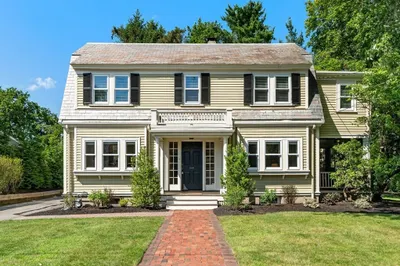 16 Vine Brook Road