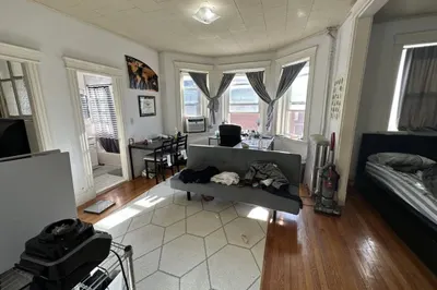 11 Tetlow St #44