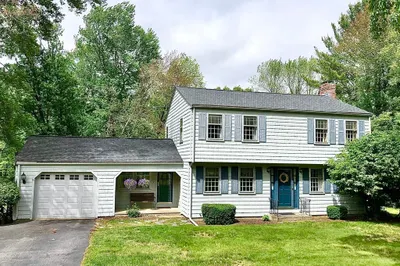 23 Ramblewood Dr 1