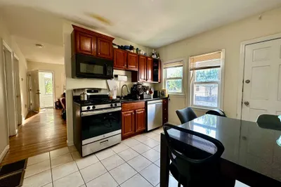 30 Linden St #30
