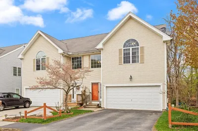 18 Meena Dr 1