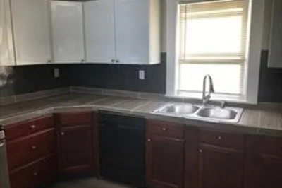 40 London St #40