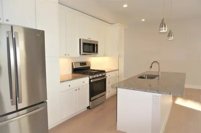 99 Moody Street ##6