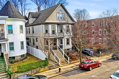 9 Edwin St 1