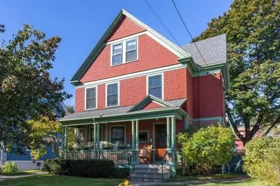 32 Farragut Ave 1