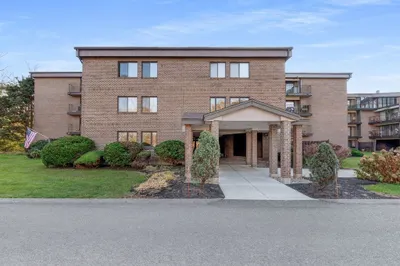 4 Ledgewood Way #24 1