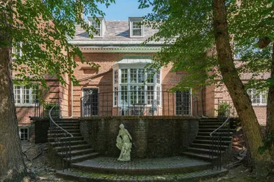 180 Ivy St 1