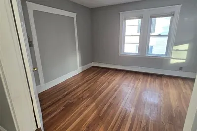 76 Pierce St #2