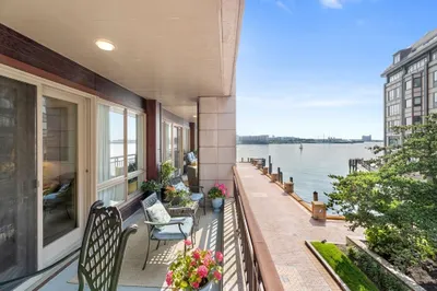 50 Battery St #103-104