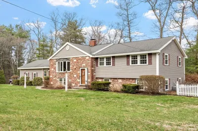 20 Lancaster Dr 1