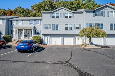 25 Waters Edge Dr #25