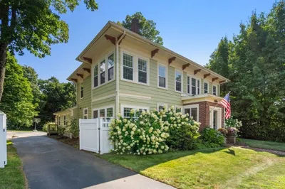 75 Pleasant St 1