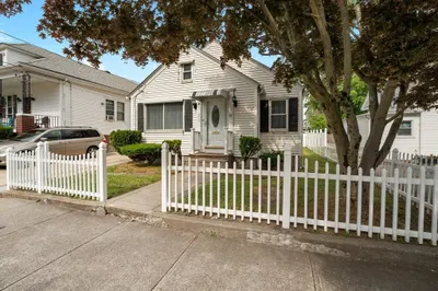 37 Sisson St