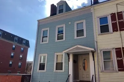 223 W 2nd St 1