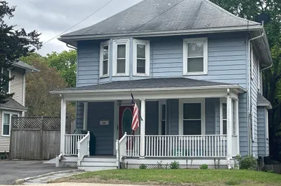 384 Elliott St 1