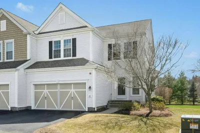 22 Crispwater Way #22 1