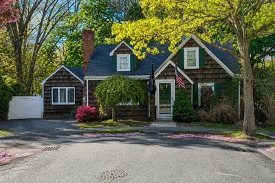 5 Lexington Park