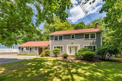 21 Lakeview Ave