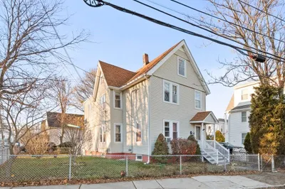 92 Lynn St #2